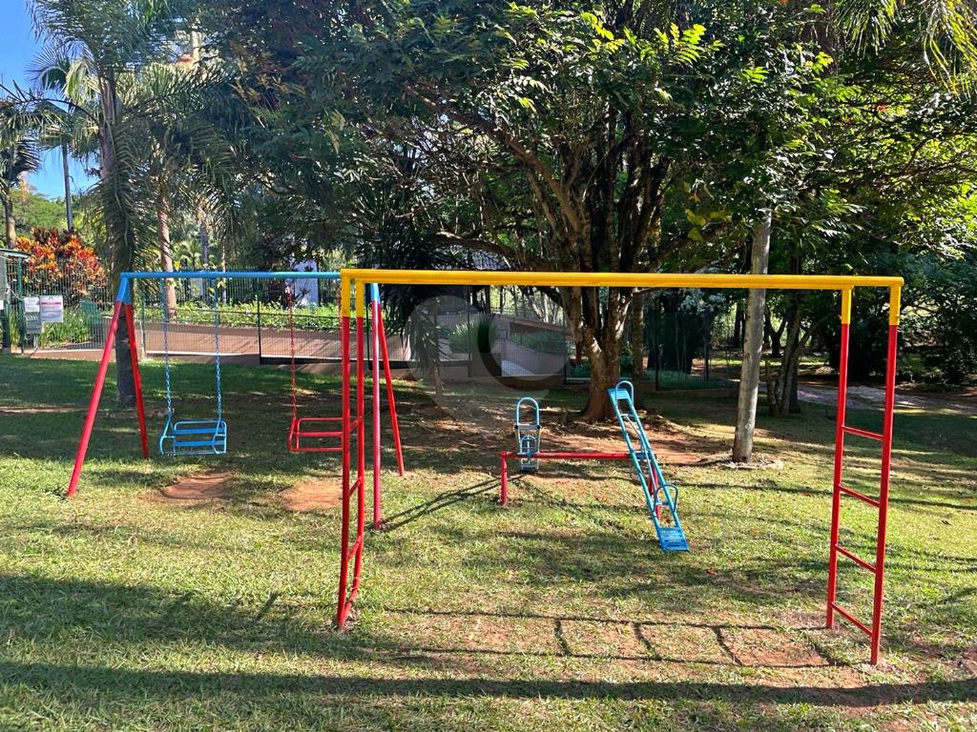 Casa à venda com 4 quartos, sendo 3 suítes,  no condomínio Terras de Santa Teresa, Itupeva - SP