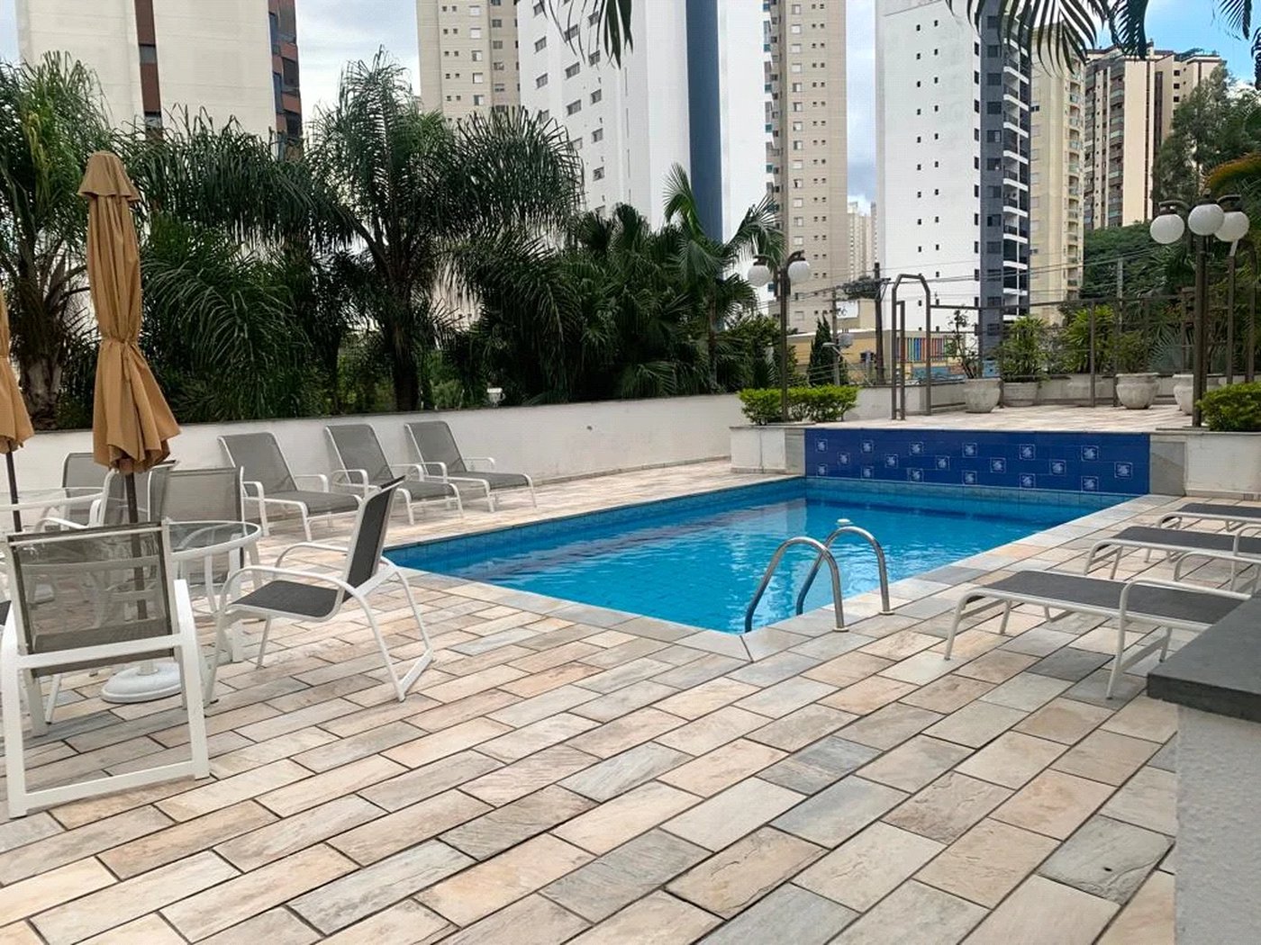 Apartamento à venda com 3 suítes em Vila Suzana, São Paulo, SP
