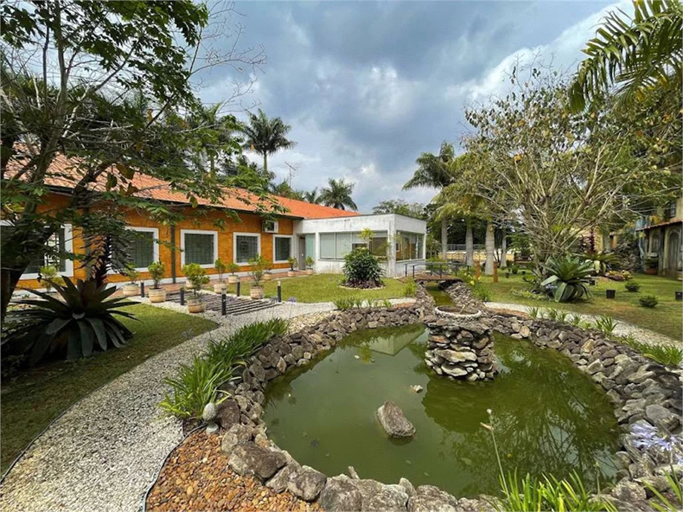 Casa à venda com 4 suítes no condomínio Miollo da Granja, Cotia - SP