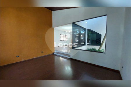 Casa à venda com 3 quartos, sendo 1 suíte, no condomínio Eldourado, São José dos Campos - SP