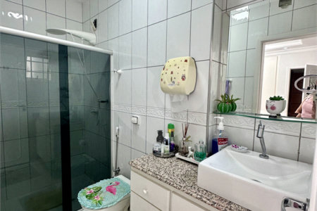 Sobrado à venda com 4 suítes em Jardim Shangri-lá, Cuiabá, MT