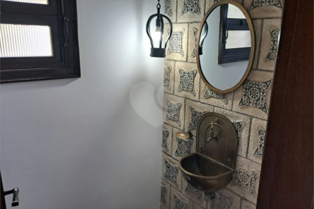 Sobrado à venda com 4 quartos, sendo 2 suítes, em Granja Julieta, São Paulo, SP