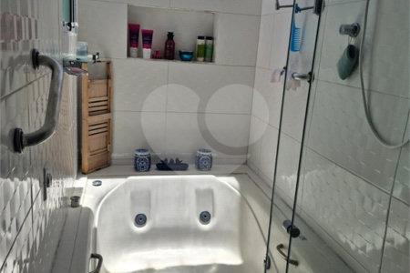 Sobrado à venda com 3 quartos, sendo 1 suíte, em Jardim Caravelas, São Paulo, SP
