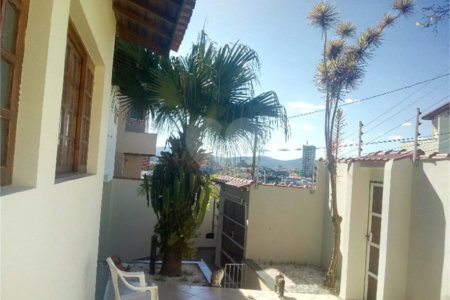Casa Térrea à venda com 3 quartos, sendo 2 suítes, em Vila Rosália, Guarulhos, SP
