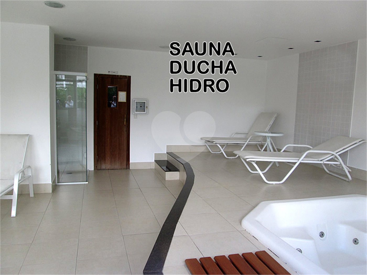 Apartamento à venda com 3 suítes em Jardim Londrina, São Paulo, SP