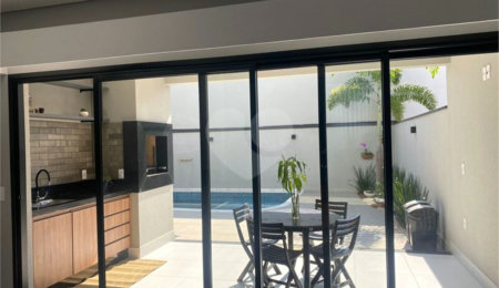 Casa à venda com 3 quartos, sendo 1 suíte,  no condomínio Mantova, Indaiatuba - SP