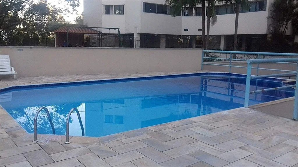 Apartamento à venda com 3 quartos, sendo 1 suíte,  em Jardim Parque Morumbi, São Paulo, SP