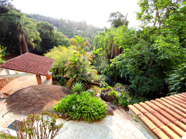 Sobrado à venda com 3 quartos, sendo 1 suíte,  em Serra da Cantareira, Mairiporã, SP