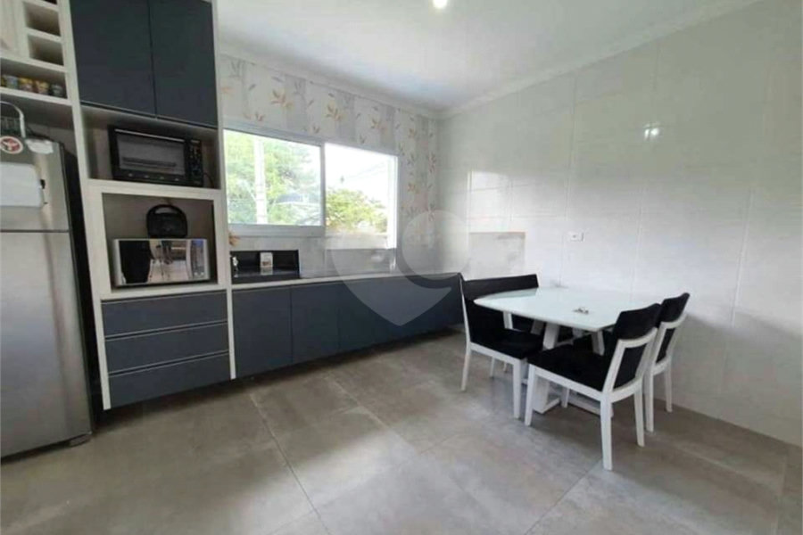 Sobrado à venda com 4 quartos, sendo 3 suítes, em Tremembé, São Paulo, SP