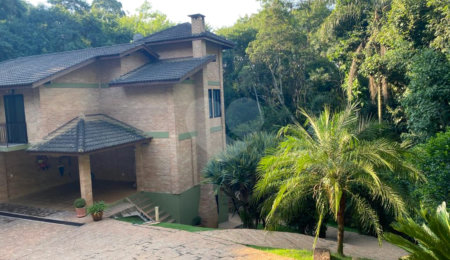 Casa à venda com 2 suítes no condomínio Residencial Cantareira, Mairiporã - SP
