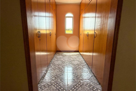 Sobrado à venda com 3 quartos, sendo 1 suíte, em Cidade Líder, São Paulo, SP