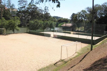 Casa à venda com 5 quartos, sendo 3 suítes, no condomínio Estância Marambaia, Vinhedo - SP