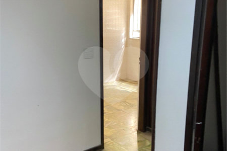 Sobrado à venda com 3 quartos, sendo 1 suíte,  em Jardim Itacolomi, São Paulo, SP