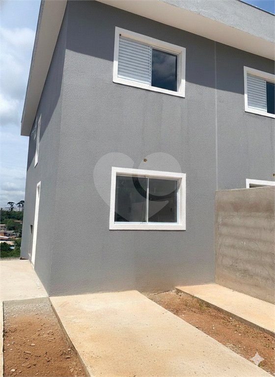 Sobrado à venda com 2 quartos em Jardim São Miguel, Cotia, SP