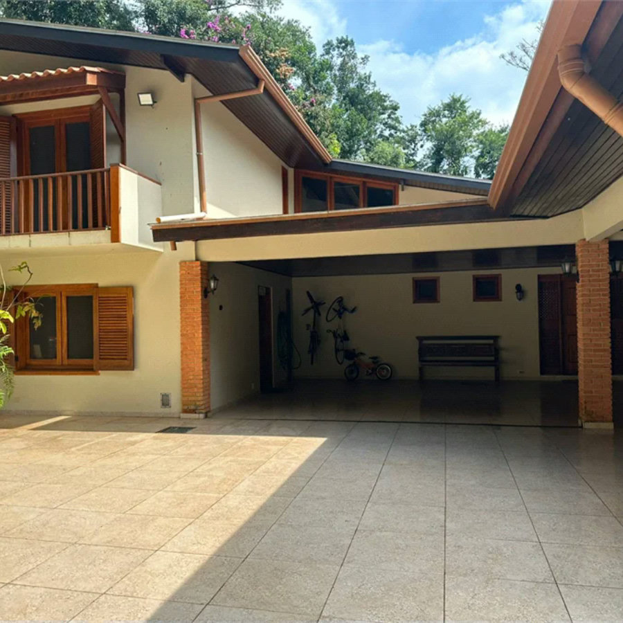 Casa à venda com 4 quartos, sendo 2 suítes, no condomínio Chacara Marques, Santana de Parnaíba - SP