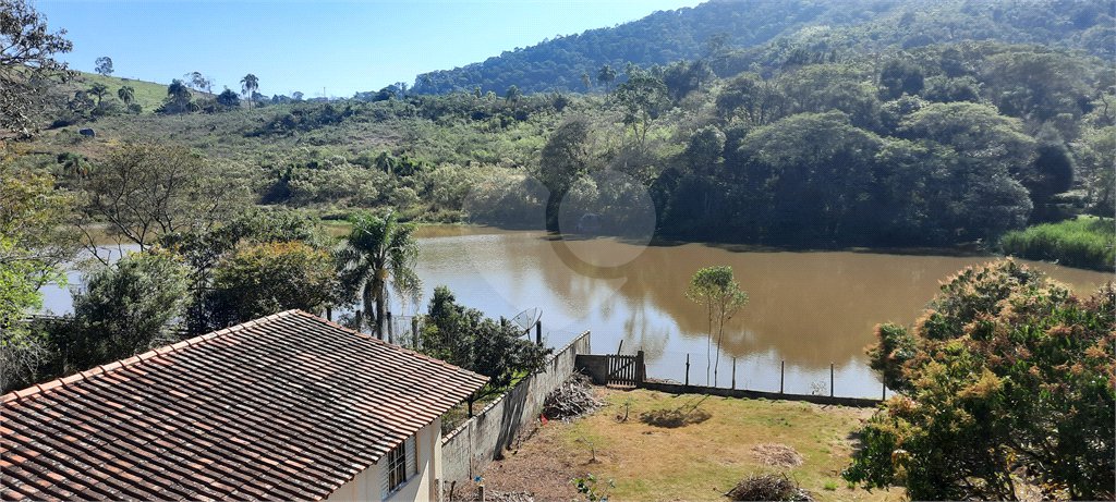 Casa à venda com 3 quartos, sendo 2 suítes, no condomínio Sausalito, Mairiporã - SP
