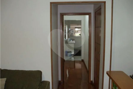 Sobrado à venda com 4 quartos, sendo 1 suíte, em Santa Teresinha, São Paulo, SP