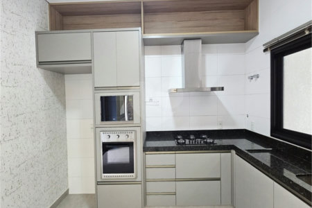Casa à venda com 3 quartos, sendo 1 suíte, no condomínio Mantova, Indaiatuba - SP