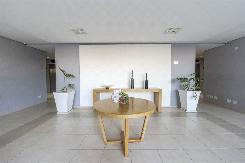 Apartamento à venda com 3 quartos, sendo 1 suíte, em Jardim Parque Morumbi, São Paulo, SP