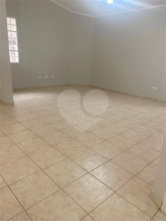 Sobrado à venda ou para alugar com 3 quartos, sendo 1 suíte, no Centro, Salto, SP