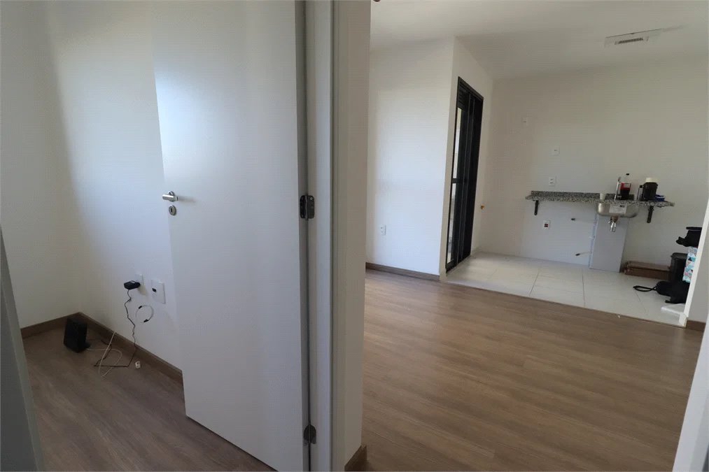 Apartamento à venda com 3 quartos, sendo 1 suíte, em Vila Anastácio, São Paulo, SP