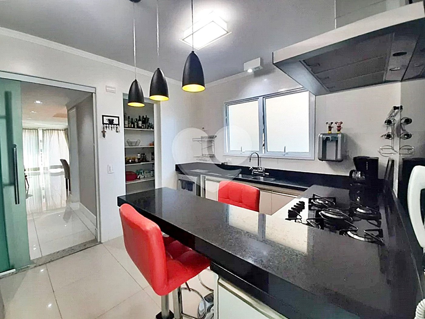 Casa à venda com 5 quartos, sendo 2 suítes, no condomínio Florada da Serra, São Paulo - SP