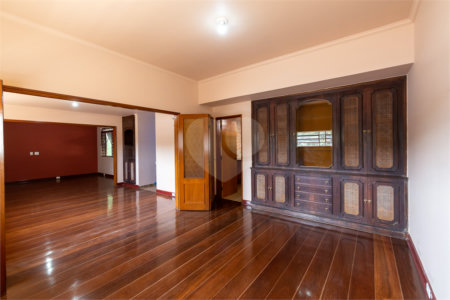 Casa à venda com 4 quartos, sendo 2 suítes, em Perdizes, São Paulo, SP