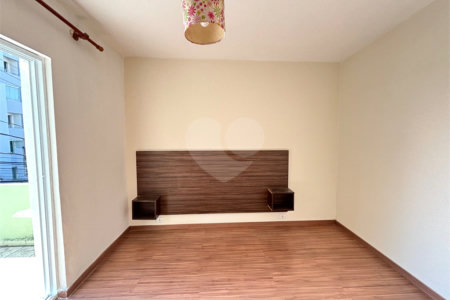 Sobrado à venda com 3 quartos em Vila Mazzei, São Paulo, SP