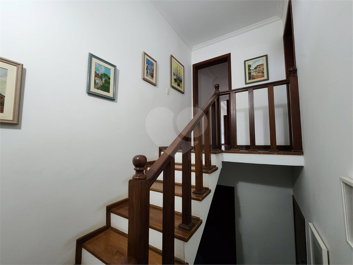Casa à venda com 5 suítes no condomínio Suíça da Cantareira, Mairiporã - SP