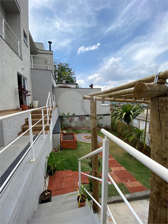 Sobrado à venda com 3 quartos, sendo 1 suíte, em Jardim do Lago, Atibaia, SP
