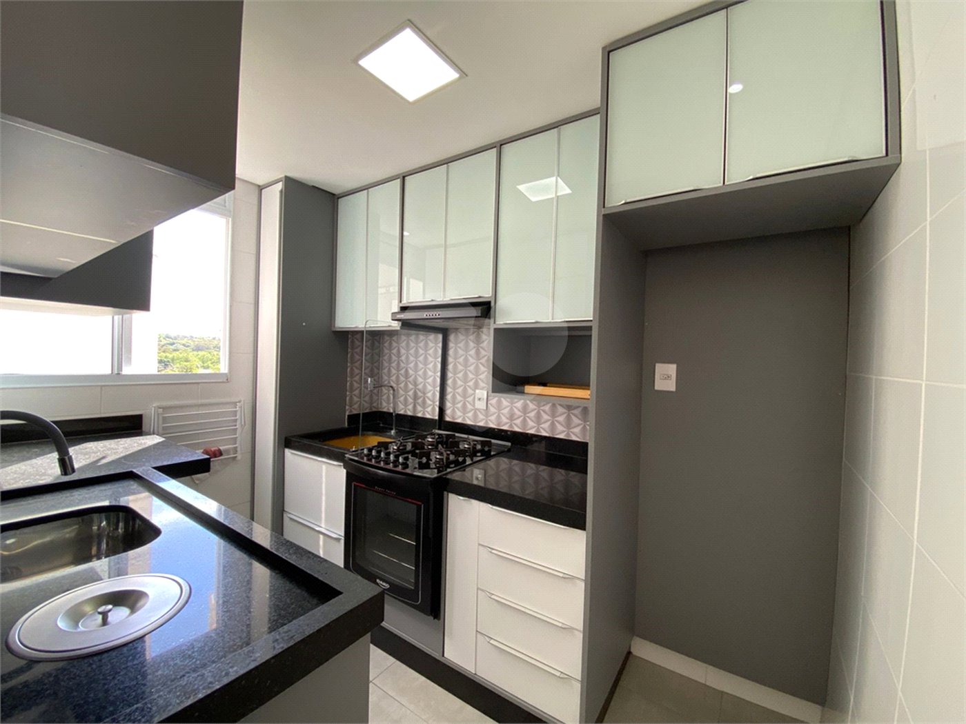 Apartamento à venda com 2 quartos em Glória, Várzea Grande, MT