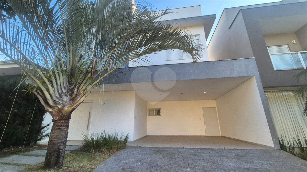 Casa à venda com 3 quartos, sendo 1 suíte, no condomínio Lago da Serra, Araçoiaba da Serra - SP