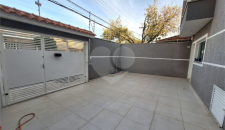 Sobrado à venda com 2 suítes em Vila Constança, São Paulo, SP