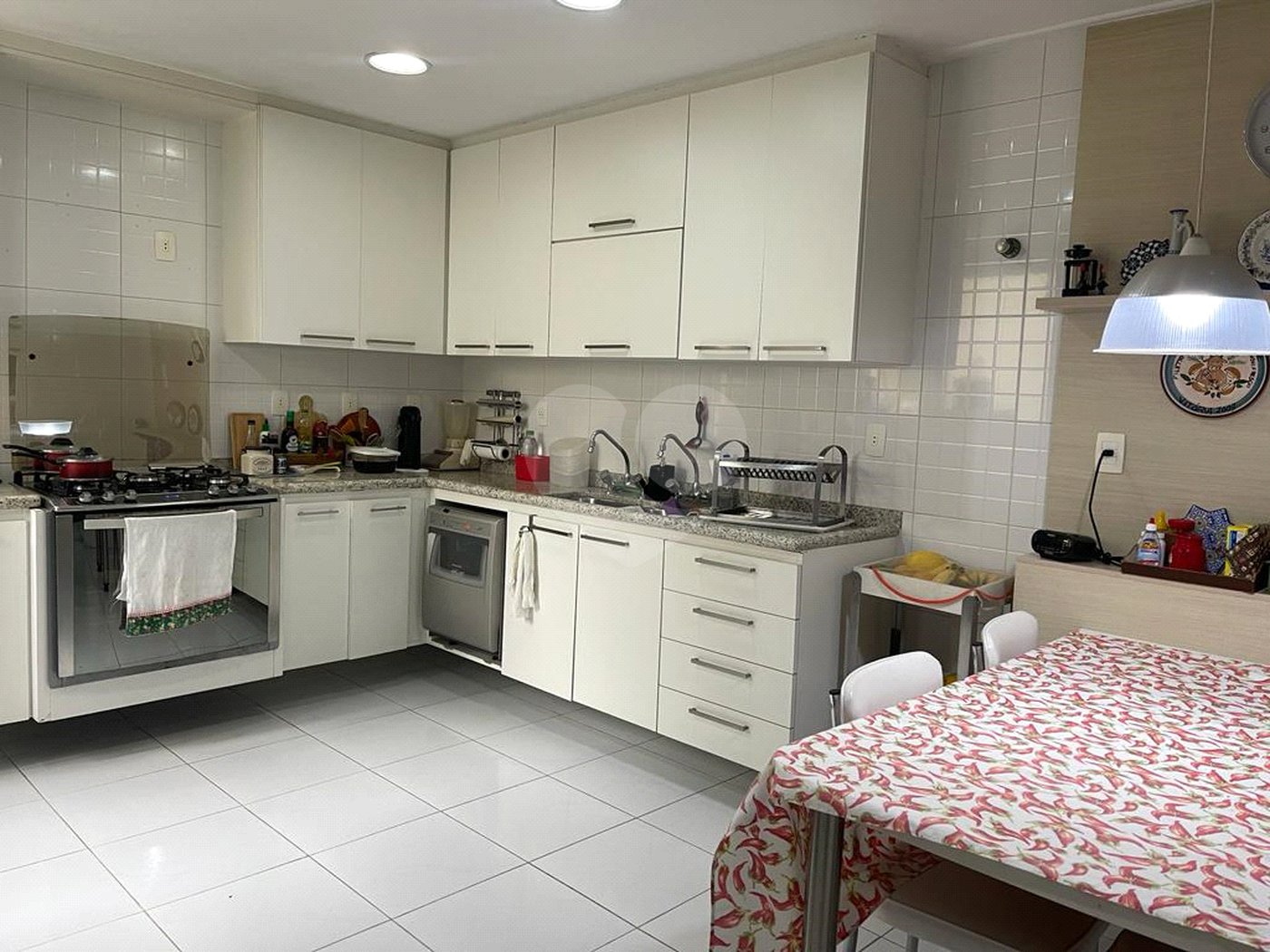 Casa à venda com 4 suítes no condomínio Conjunto Residencial São Benedito, São Paulo - SP