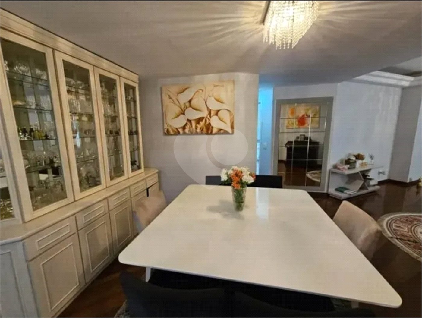 Casa à venda com 3 quartos, sendo 2 suítes, no condomínio Vila Borghese, São Paulo - SP