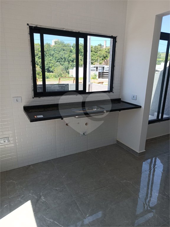 Casa à venda com 3 quartos, sendo 1 suíte, no condomínio Residencial Jardins da Catalunha, Atibaia - SP