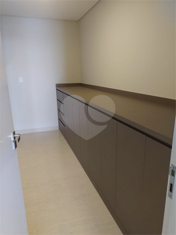 Casa à venda com 4 quartos, sendo 2 suítes, no condomínio Alpes da Cantareira, Mairiporã - SP