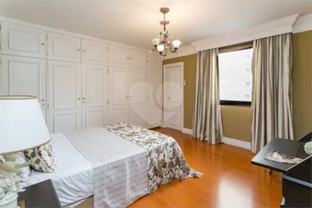 Apartamento à venda com 4 quartos, sendo 3 suítes, em Itaim Bibi, São Paulo, SP
