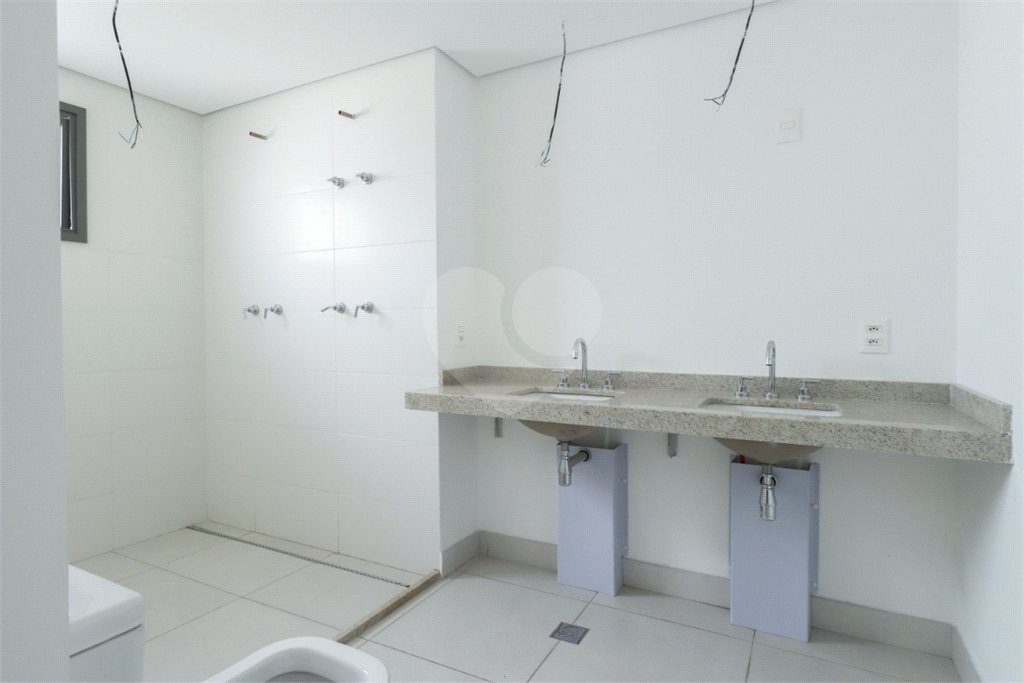 Apartamento à venda com 3 quartos, sendo 2 suítes,  em Brooklin, São Paulo, SP