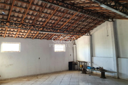 Sobrado à venda com 4 quartos, sendo 1 suíte, em Vila Carvalho, Sorocaba, SP