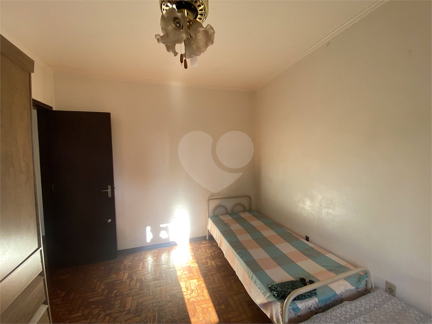Casa à venda com 3 quartos, sendo 1 suíte, em Parque Residencial Monte Carlo, Ponta Porã, MS