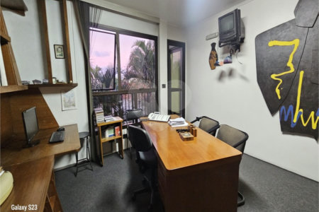 Casa à venda com 8 quartos, sendo 2 suítes, em Indianópolis, São Paulo, SP