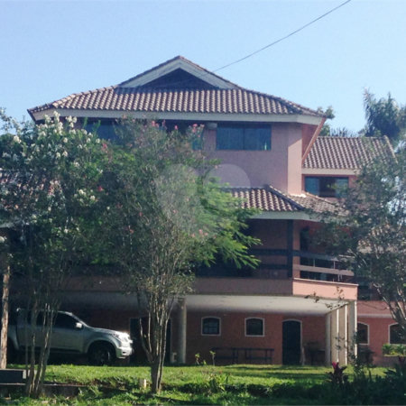 Chácara à venda ou para alugar com 4 suítes no Centro, Araçoiaba da Serra, SP