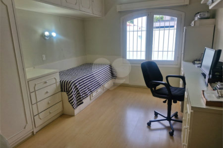 Casa à venda com 4 quartos, sendo 1 suíte, em Brooklin, São Paulo, SP