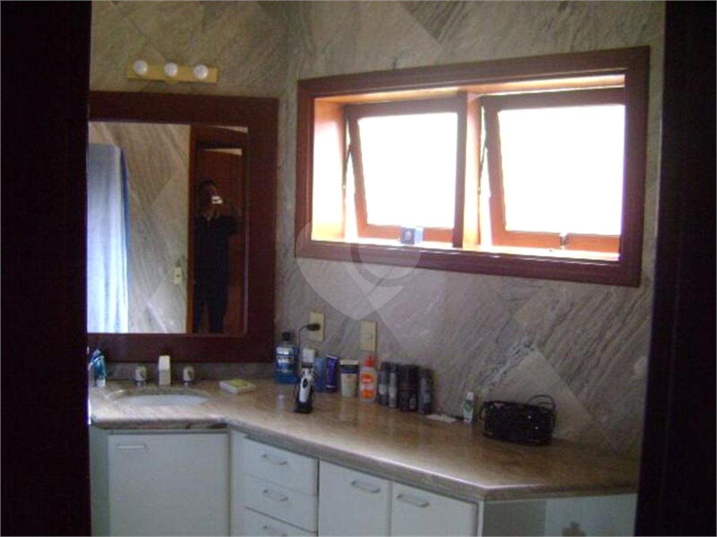 Casa à venda com 5 quartos, sendo 3 suítes, no condomínio Estância Marambaia, Vinhedo - SP