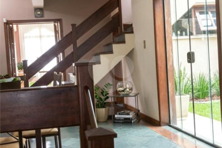 Casa à venda com 4 quartos, sendo 1 suíte, em Jardim Leocádia, Sorocaba, SP
