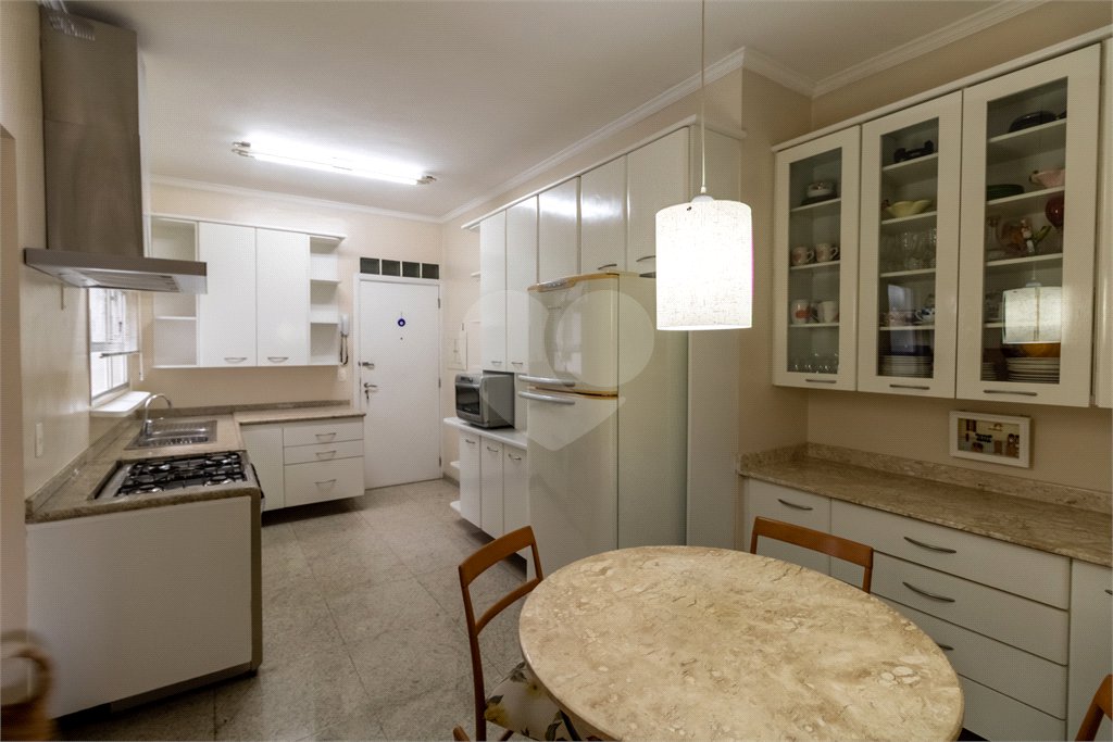Apartamento à venda com 3 quartos, sendo 2 suítes, em Alto da Boa Vista, São Paulo, SP