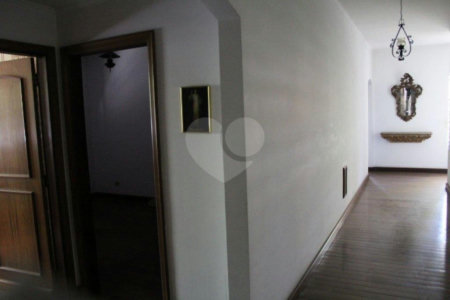 Casa Térrea à venda ou para alugar com 6 suítes em Vila Tramontano, São Paulo, SP
