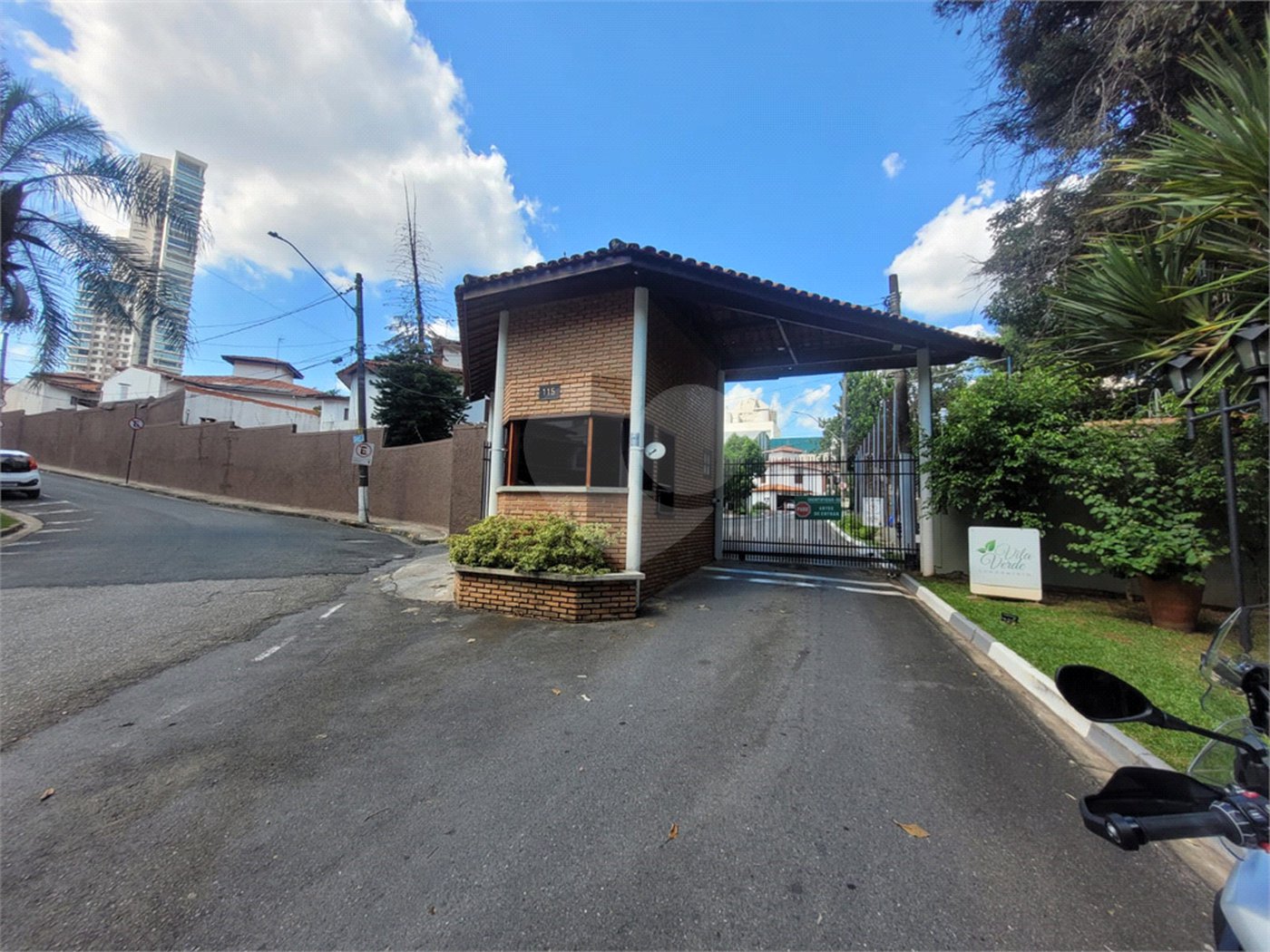 Casa à venda com 3 quartos, sendo 1 suíte, no condomínio Residencial Vila Verde, Sorocaba - SP