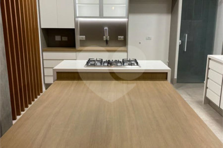 Sobrado à venda com 4 suítes em Vila Inah, São Paulo, SP